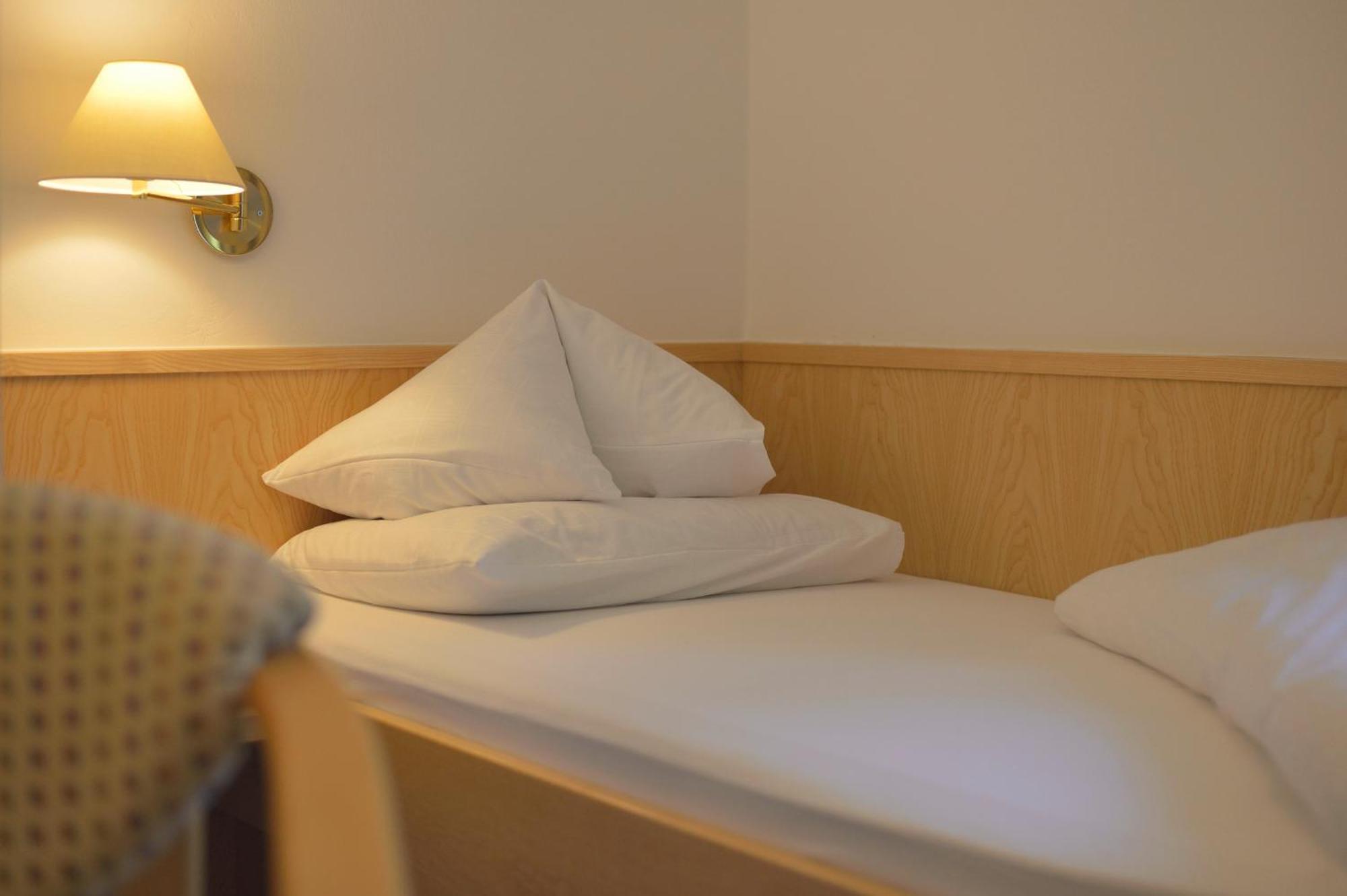Quality Hosts Arlberg - Hotel Goldenes Kreuz B&B サンクト・アントン・アム・アールベルク 部屋 写真
