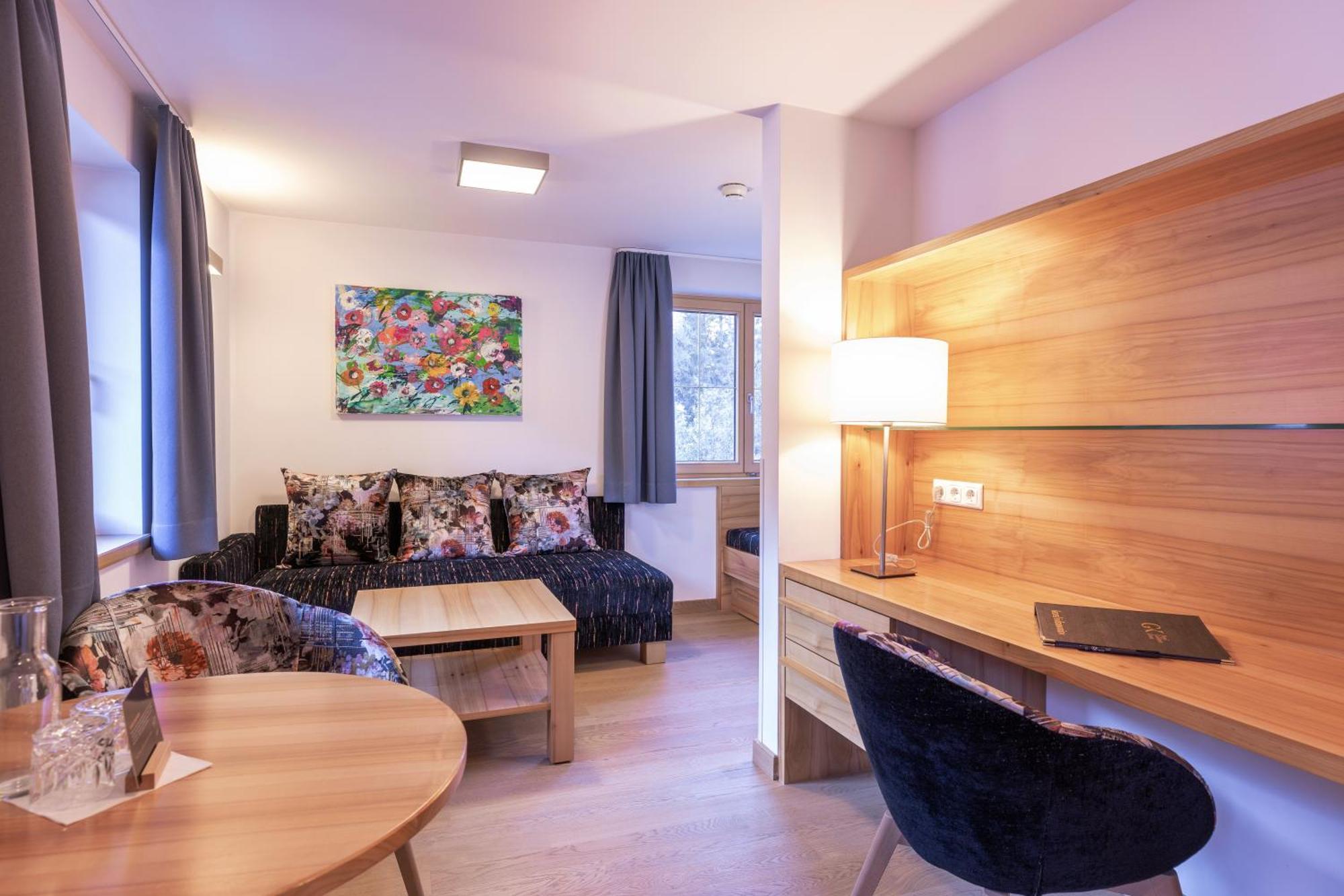 Quality Hosts Arlberg - Hotel Goldenes Kreuz B&B サンクト・アントン・アム・アールベルク エクステリア 写真