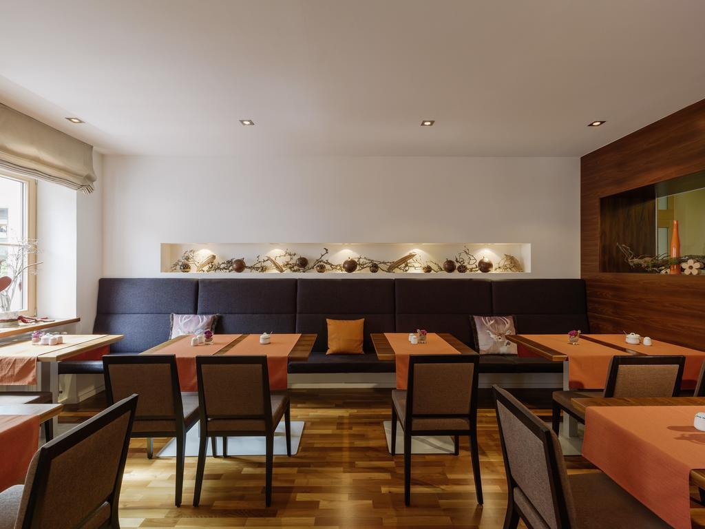 Quality Hosts Arlberg - Hotel Goldenes Kreuz B&B サンクト・アントン・アム・アールベルク エクステリア 写真