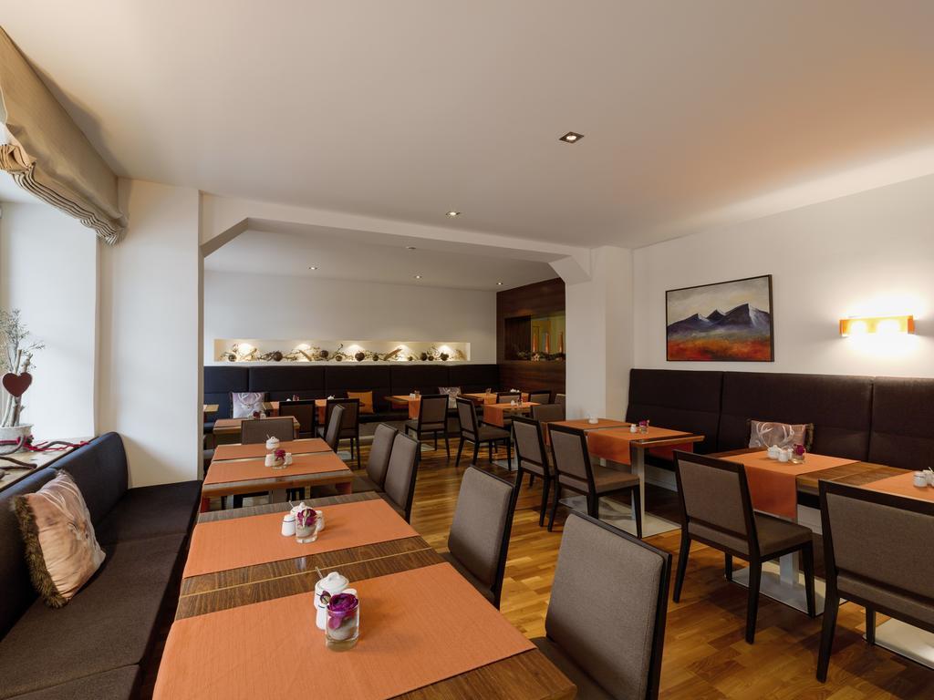 Quality Hosts Arlberg - Hotel Goldenes Kreuz B&B サンクト・アントン・アム・アールベルク エクステリア 写真